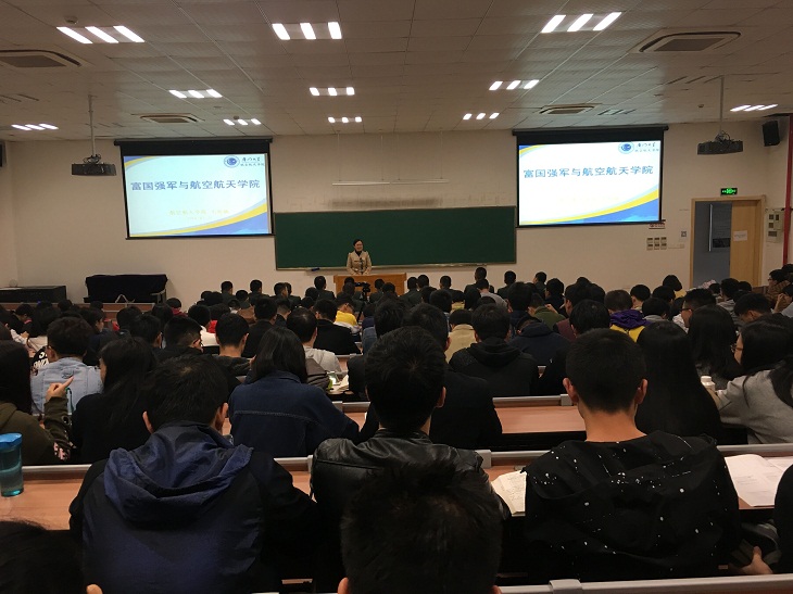 洪春生主持副本.jpg 洪春生主持副本.jpg